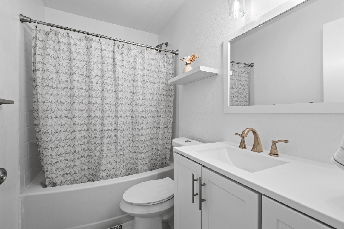 4413 Whispering Valley Drive , Austin, TX, 78727 | 6767577 | Realty Texas LLC