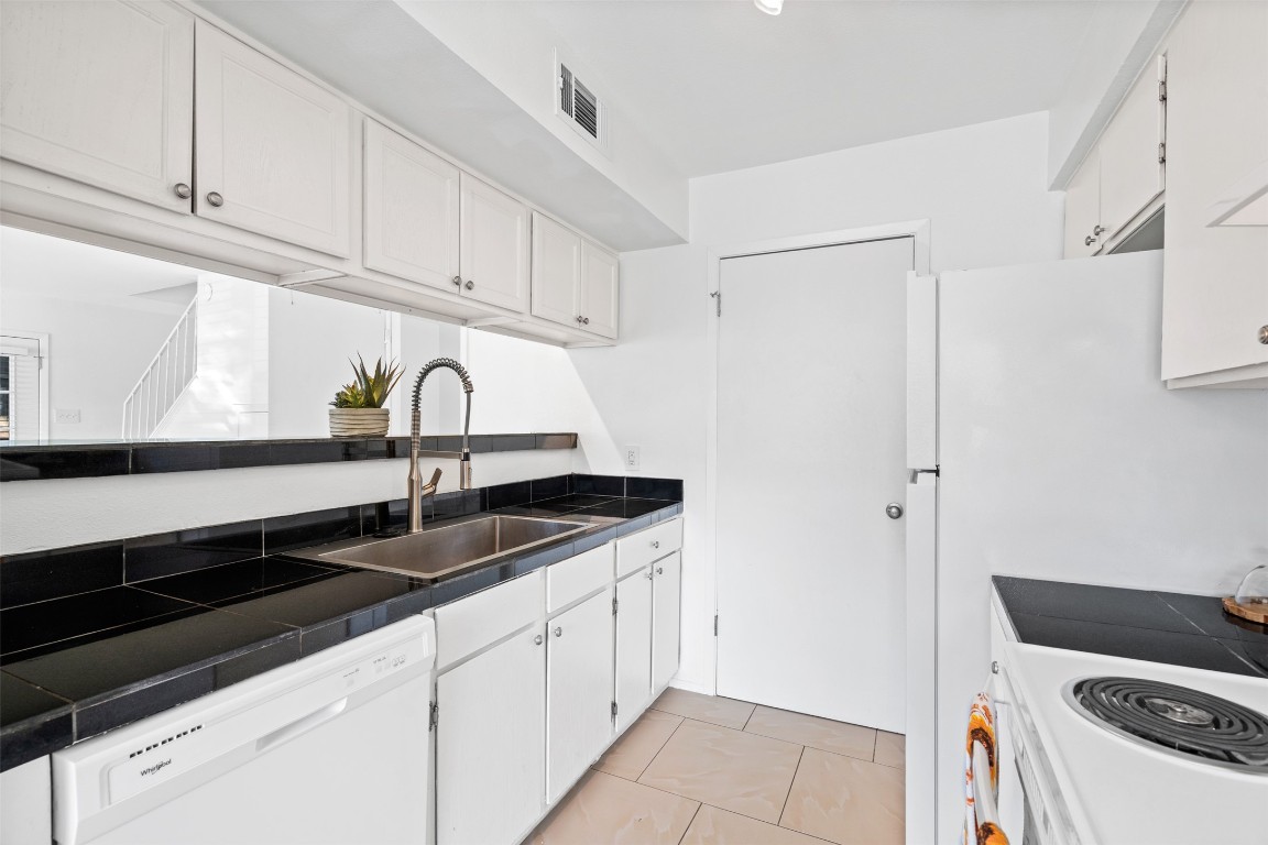 4413 Whispering Valley Drive , Austin, TX, 78727 | 6767577 | Realty Texas LLC