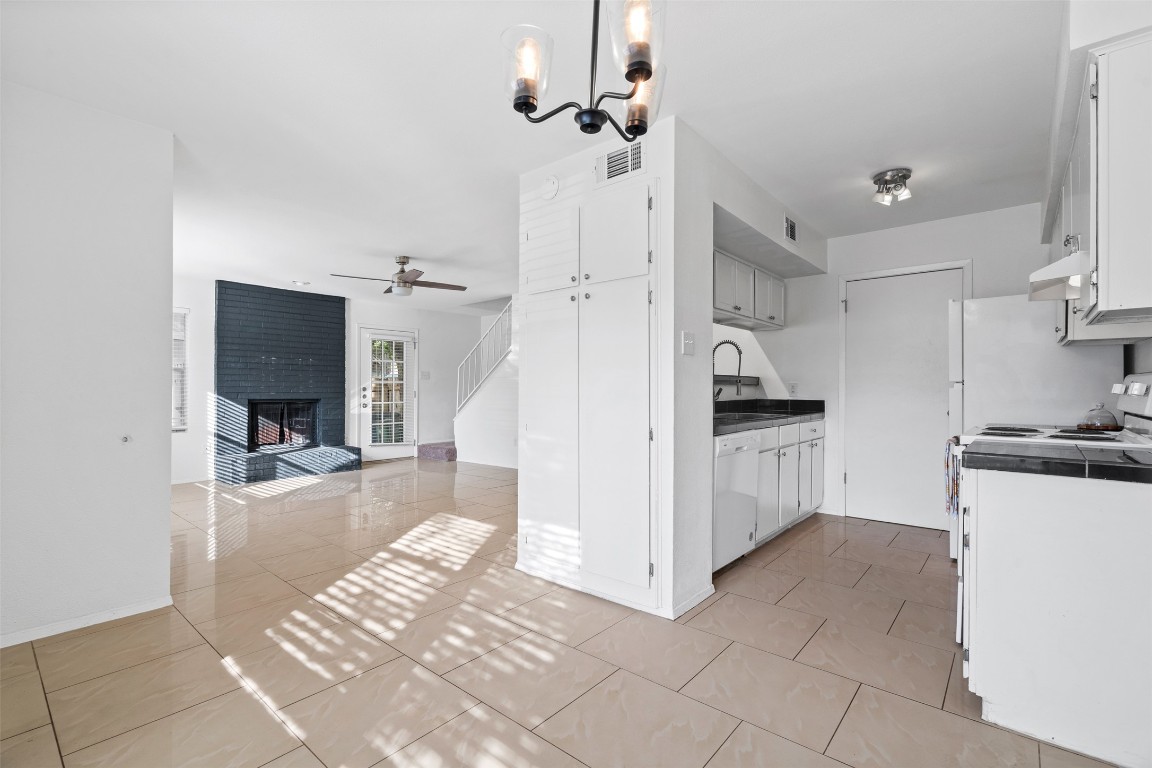 4413 Whispering Valley Drive , Austin, TX, 78727 | 6767577 | Realty Texas LLC