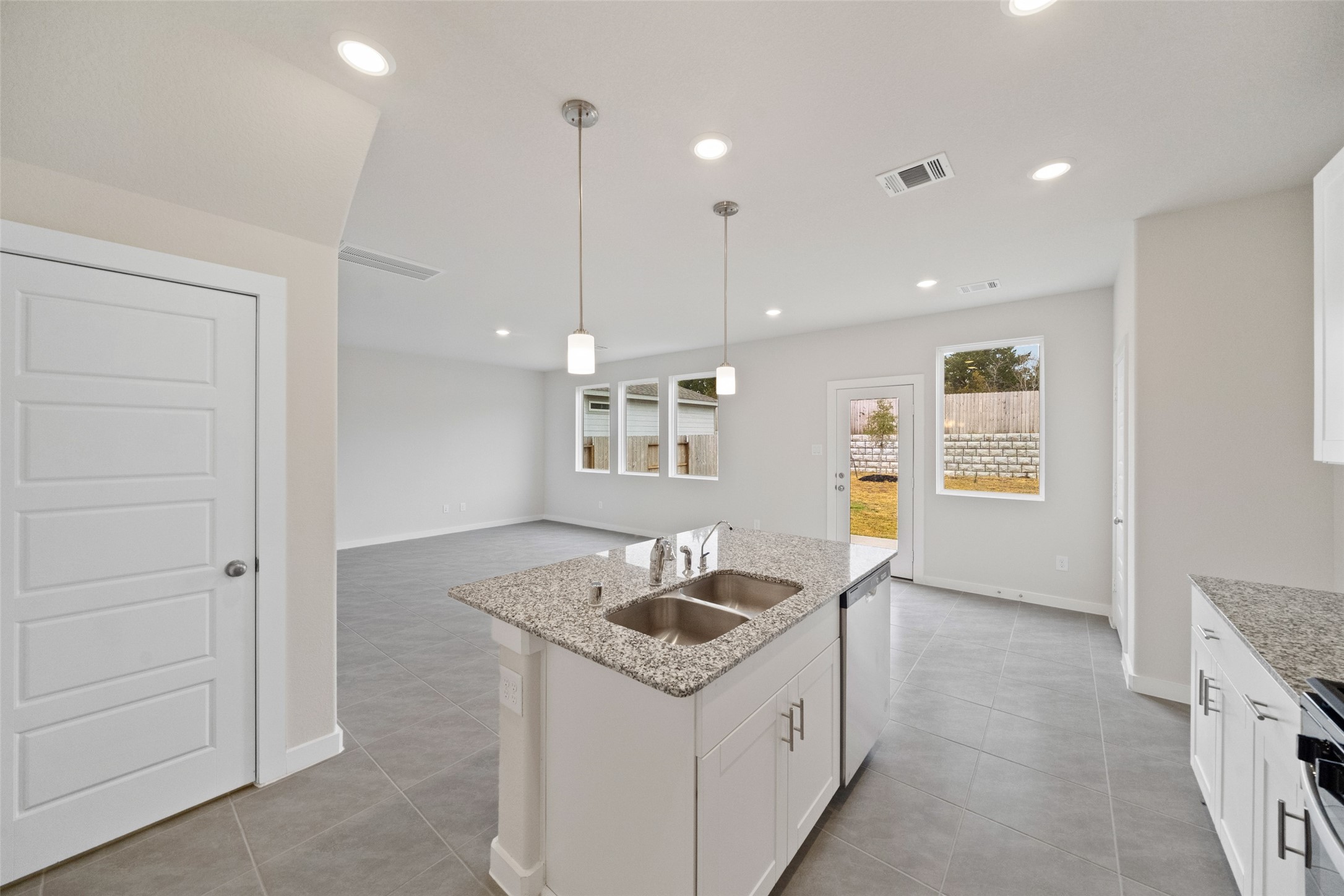 220 Charles Ridge Drive , Montgomery, TX, 77316 | 25356338 | Realty Texas LLC