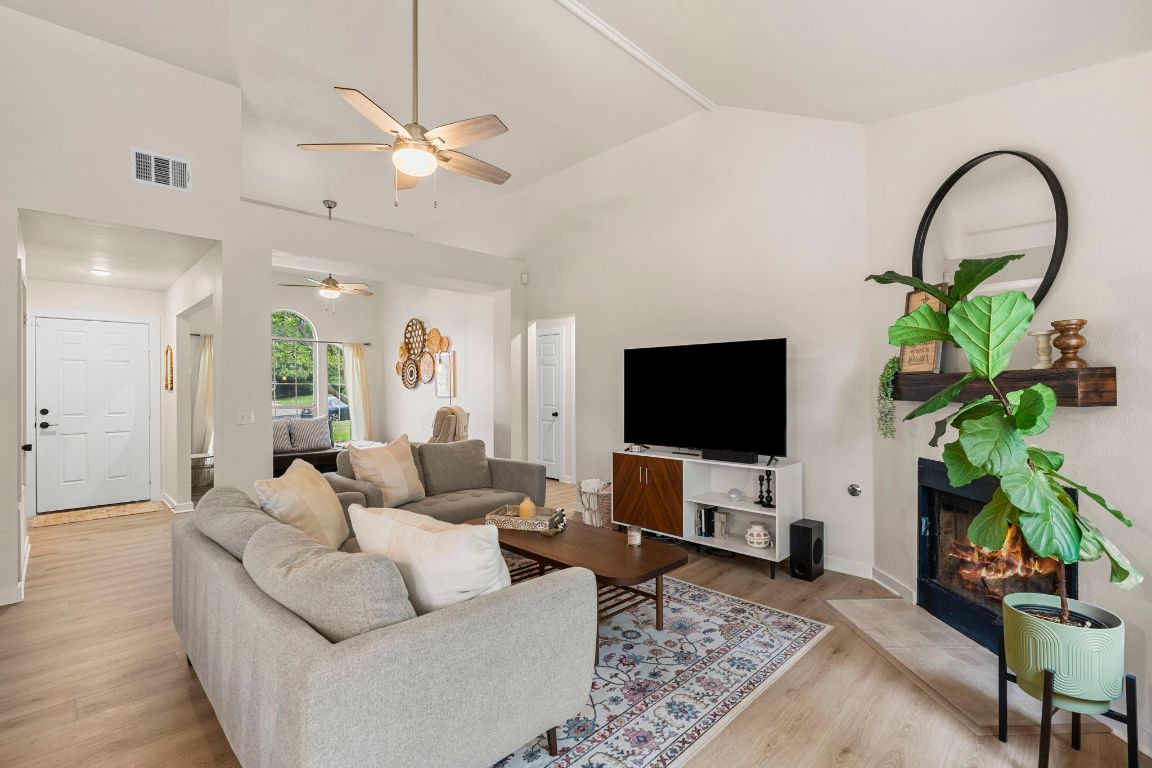 215 Crystal Knoll Boulevard , Georgetown, TX, 78626 | 2940331 | Realty Texas LLC