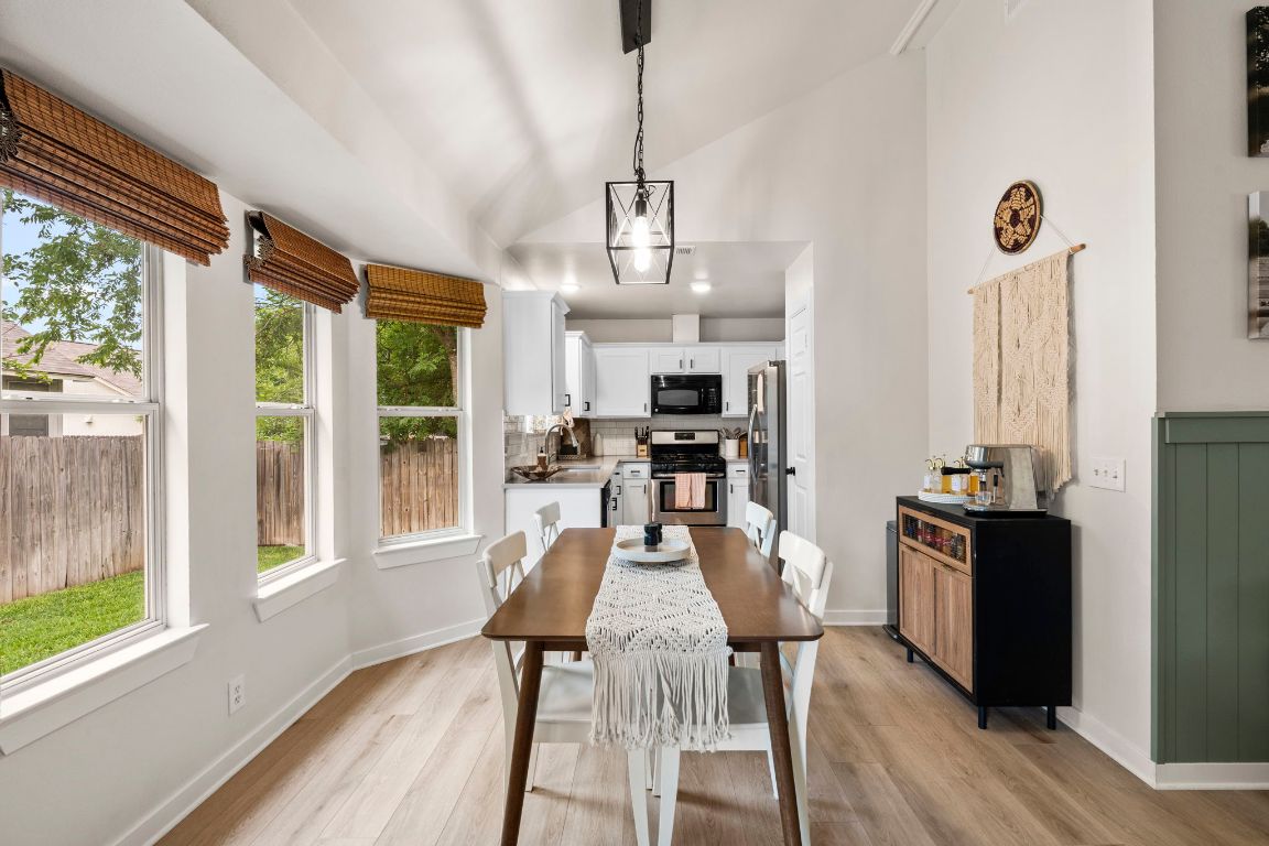 215 Crystal Knoll Boulevard , Georgetown, TX, 78626 | 2940331 | Realty Texas LLC