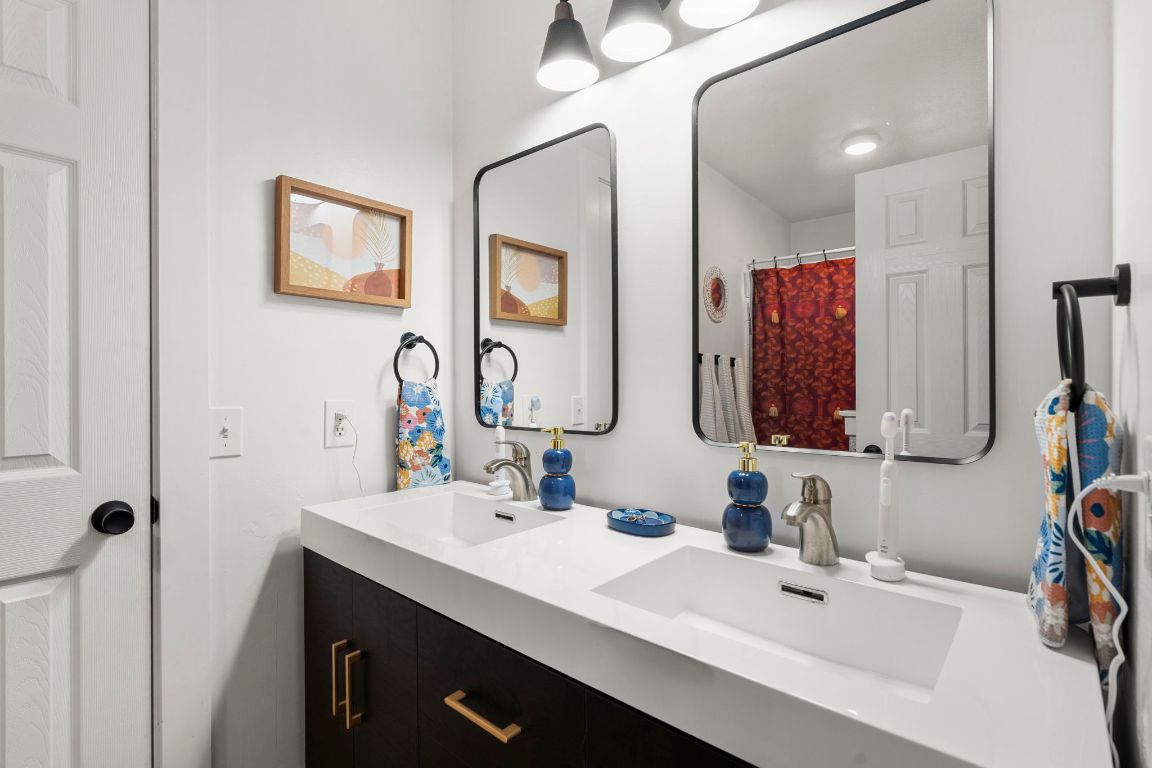 215 Crystal Knoll Boulevard , Georgetown, TX, 78626 | 2940331 | Realty Texas LLC