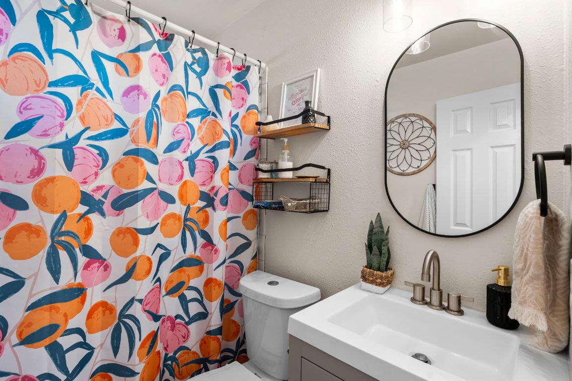 215 Crystal Knoll Boulevard , Georgetown, TX, 78626 | 2940331 | Realty Texas LLC