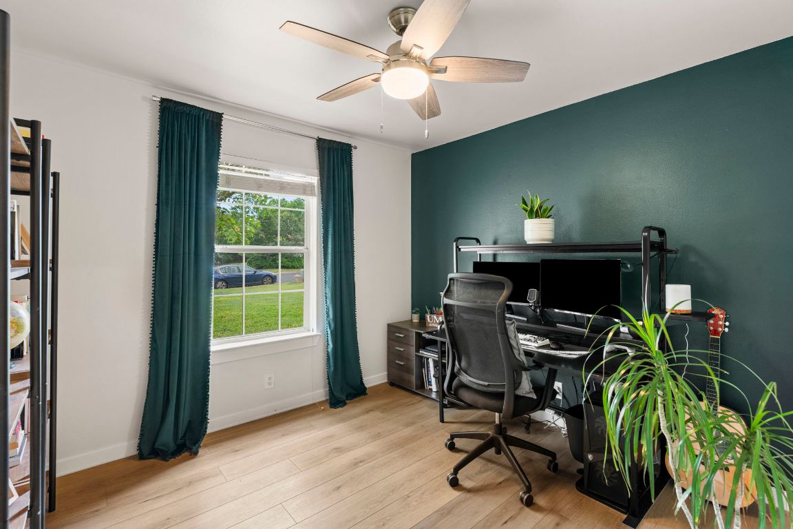 215 Crystal Knoll Boulevard , Georgetown, TX, 78626 | 2940331 | Realty Texas LLC