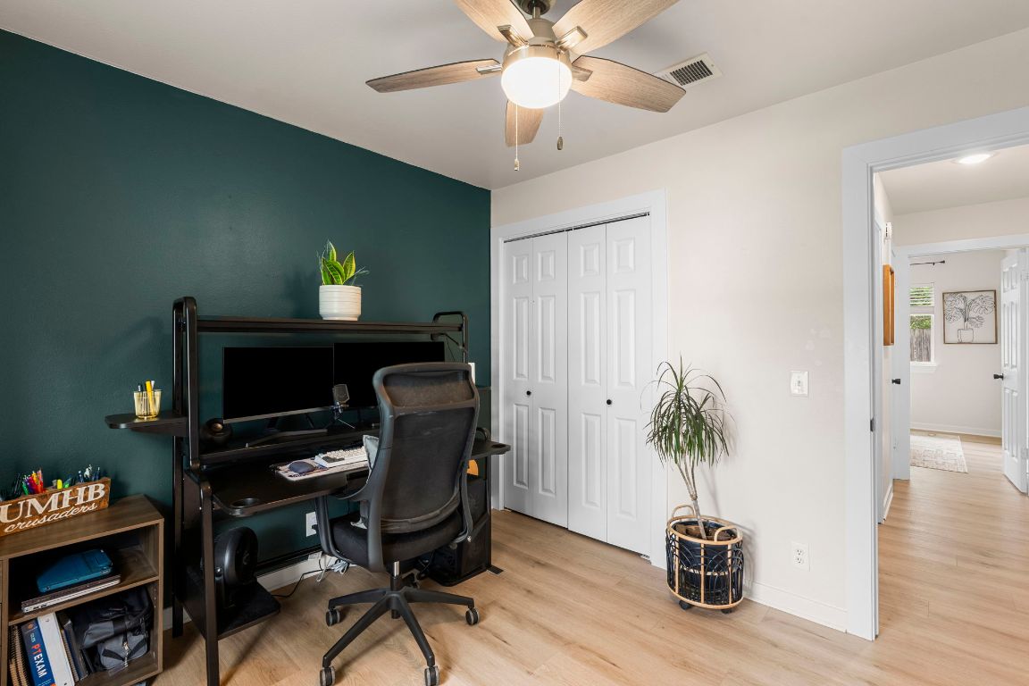 215 Crystal Knoll Boulevard , Georgetown, TX, 78626 | 2940331 | Realty Texas LLC