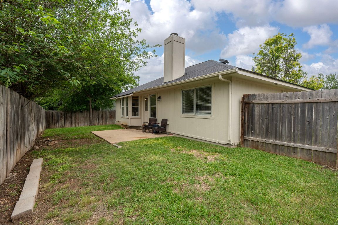 215 Crystal Knoll Boulevard , Georgetown, TX, 78626 | 2940331 | Realty Texas LLC