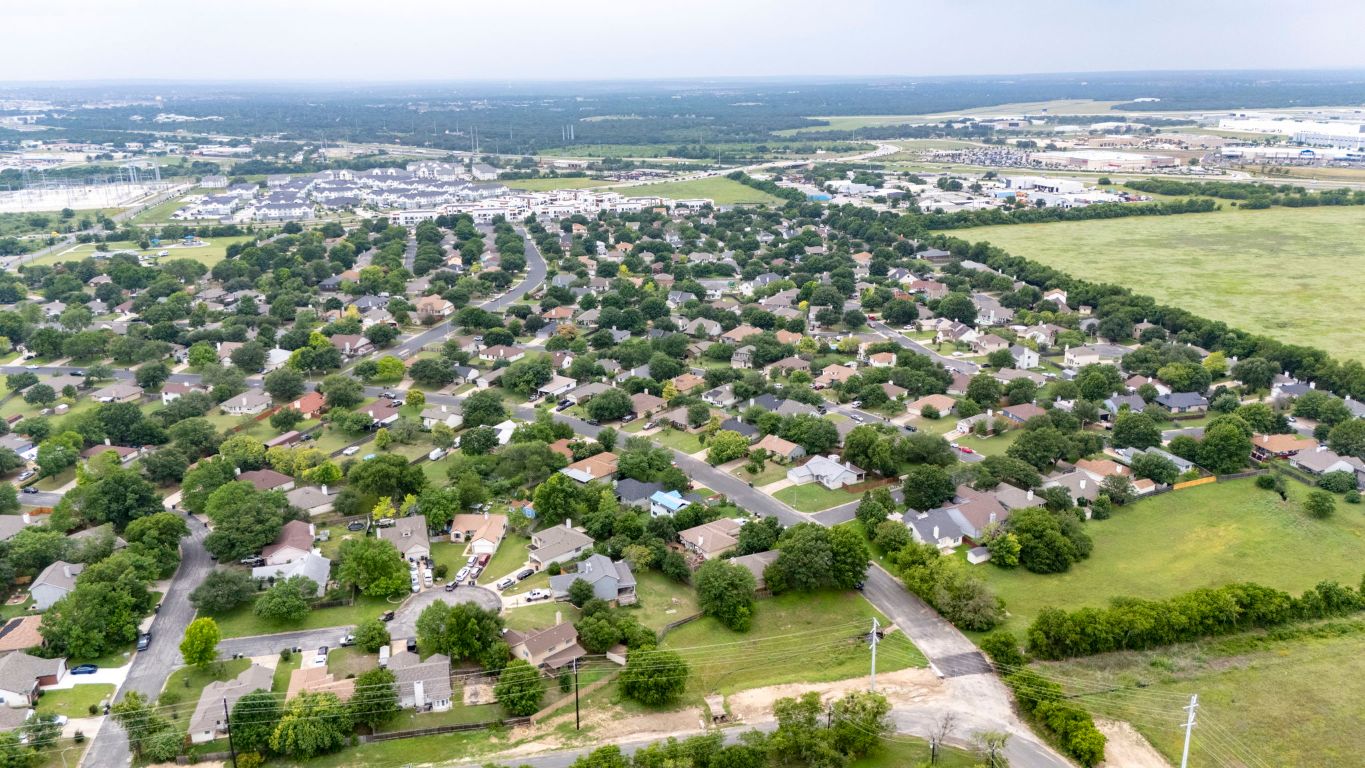 215 Crystal Knoll Boulevard , Georgetown, TX, 78626 | 2940331 | Realty Texas LLC