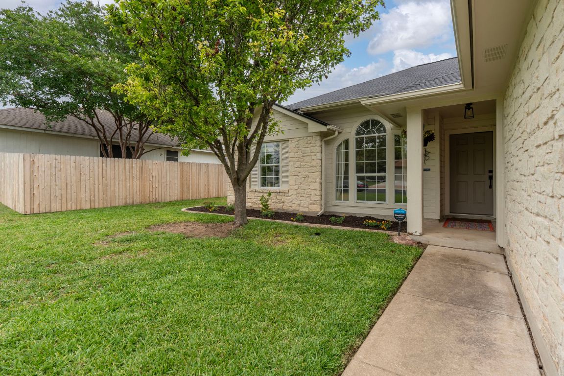 215 Crystal Knoll Boulevard , Georgetown, TX, 78626 | 2940331 | Realty Texas LLC