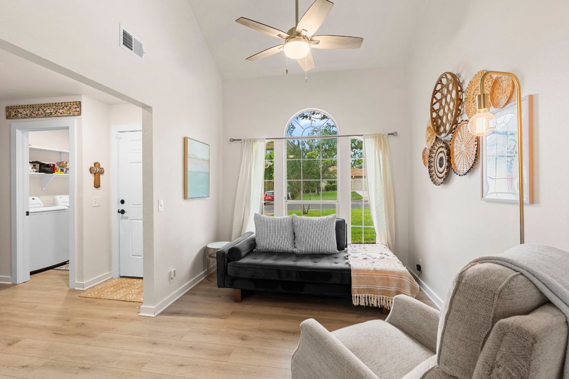 215 Crystal Knoll Boulevard , Georgetown, TX, 78626 | 2940331 | Realty Texas LLC