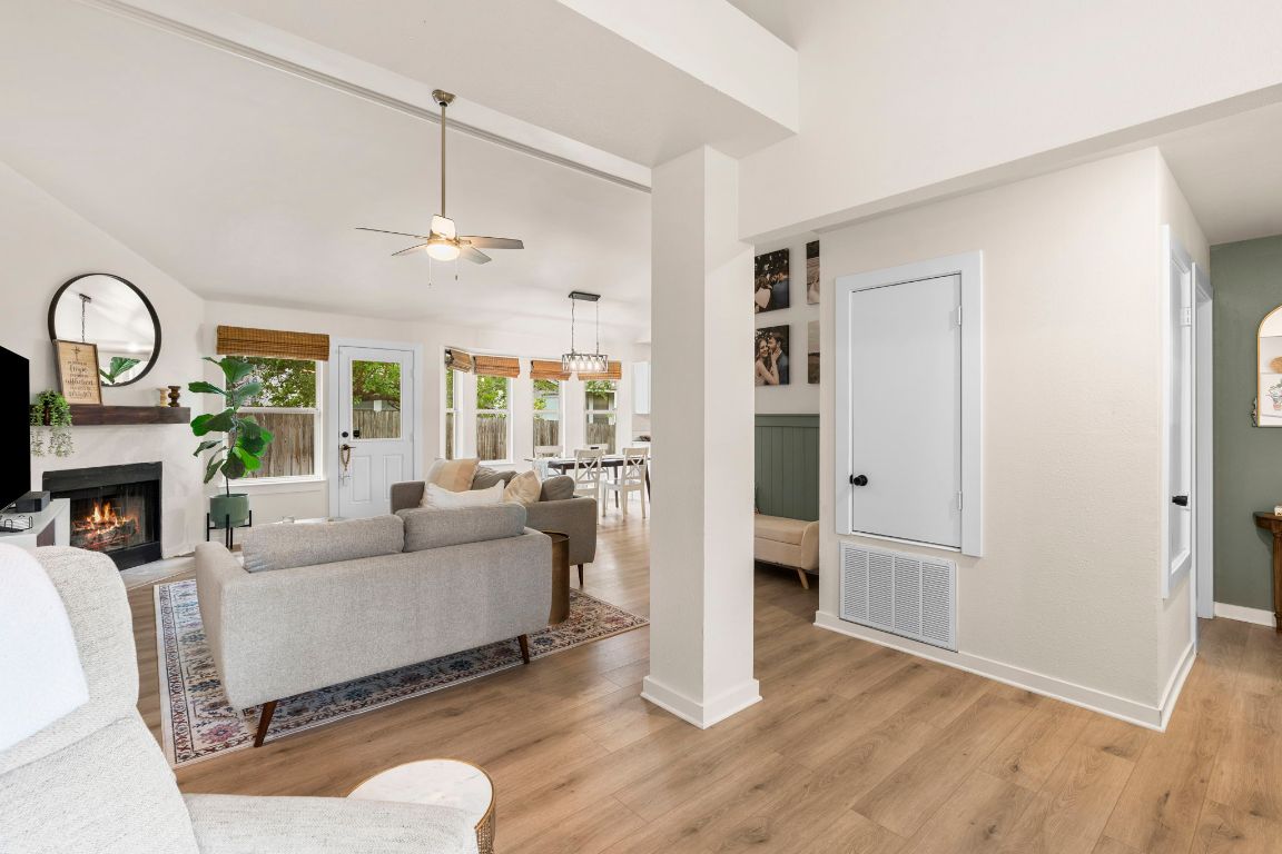 215 Crystal Knoll Boulevard , Georgetown, TX, 78626 | 2940331 | Realty Texas LLC