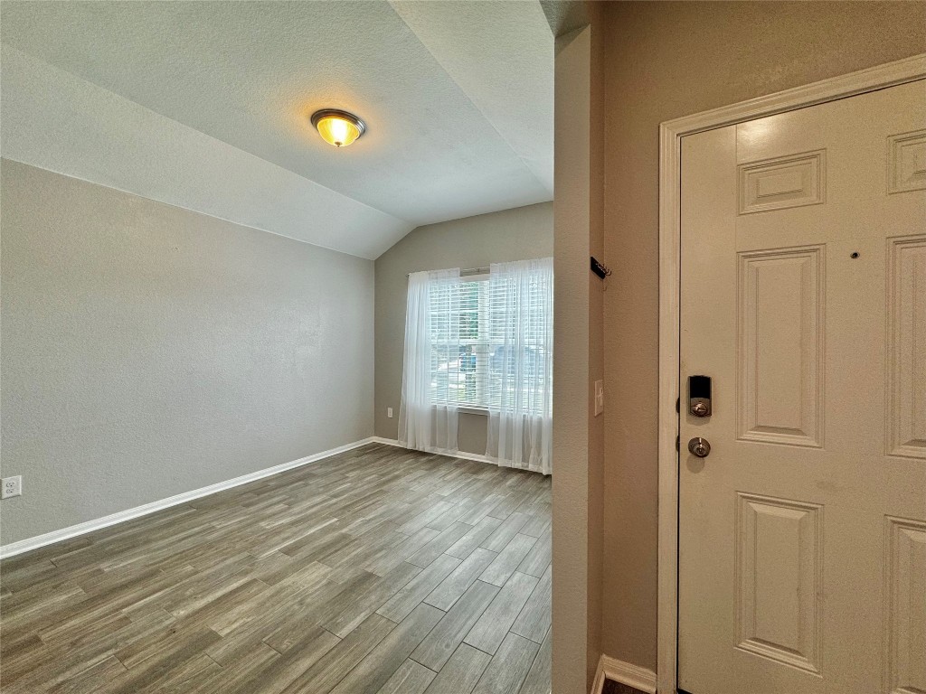 715 Luna Vista Drive , Hutto, TX, 78634 | 1785119 | Realty Texas LLC