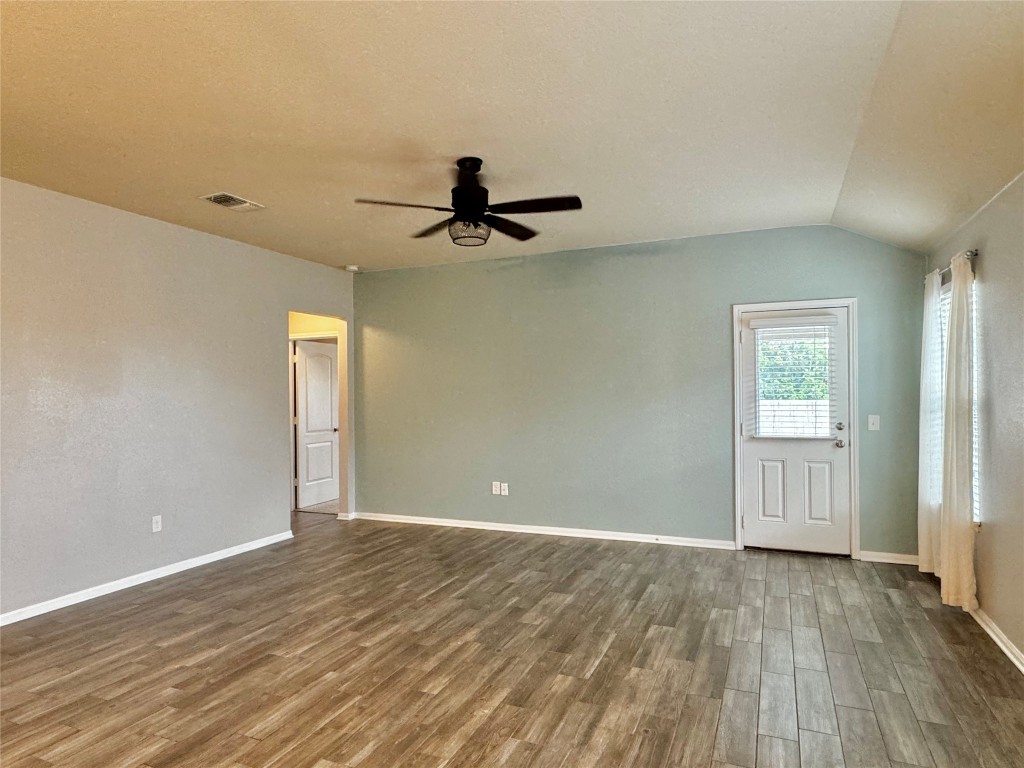 715 Luna Vista Drive , Hutto, TX, 78634 | 1785119 | Realty Texas LLC
