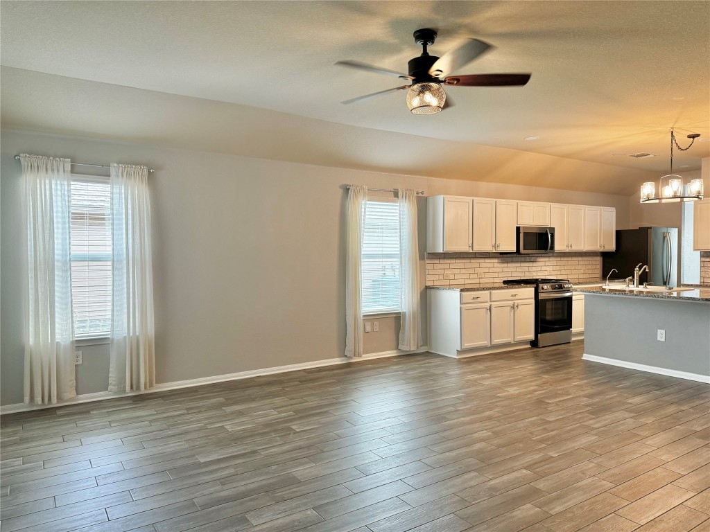 715 Luna Vista Drive , Hutto, TX, 78634 | 1785119 | Realty Texas LLC