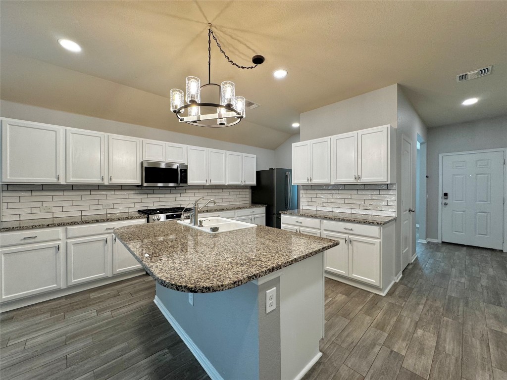 715 Luna Vista Drive , Hutto, TX, 78634 | 1785119 | Realty Texas LLC