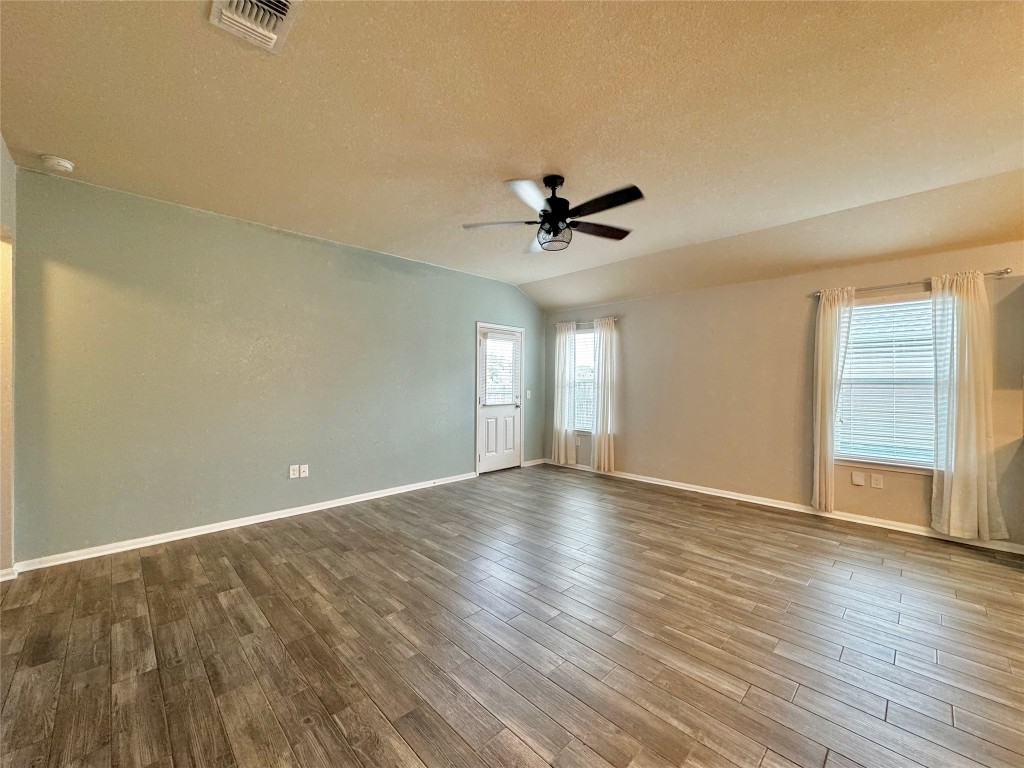 715 Luna Vista Drive , Hutto, TX, 78634 | 1785119 | Realty Texas LLC