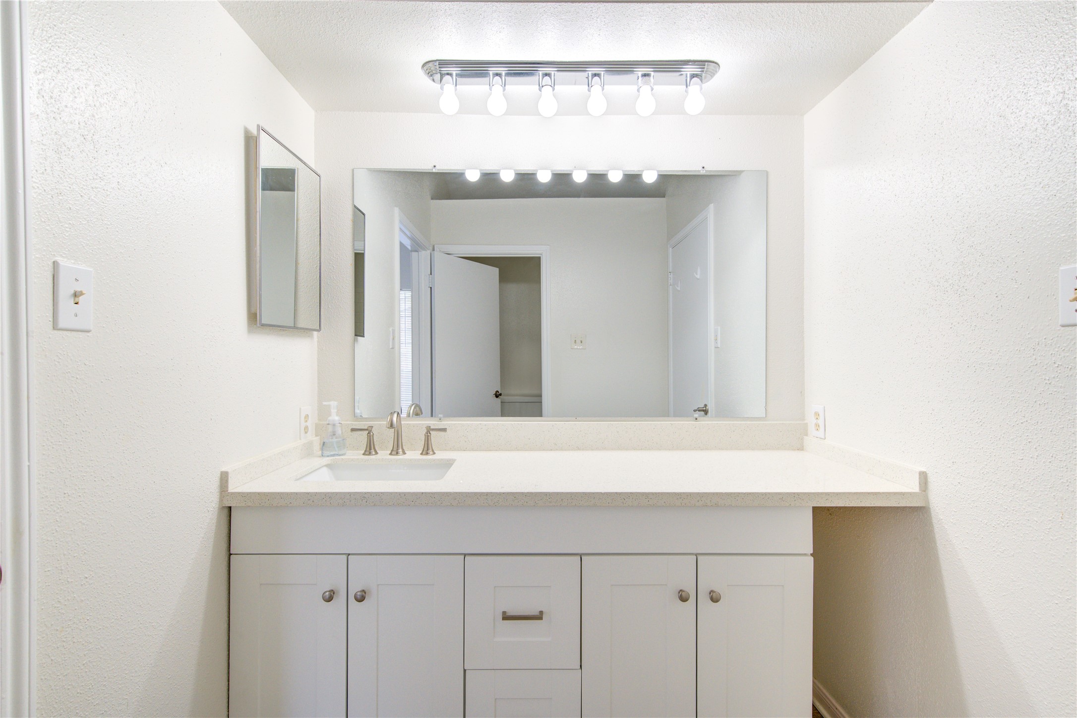 2121 El Paseo Street 1506 , Houston, TX, 77054 | 8416500 | Realty Texas LLC