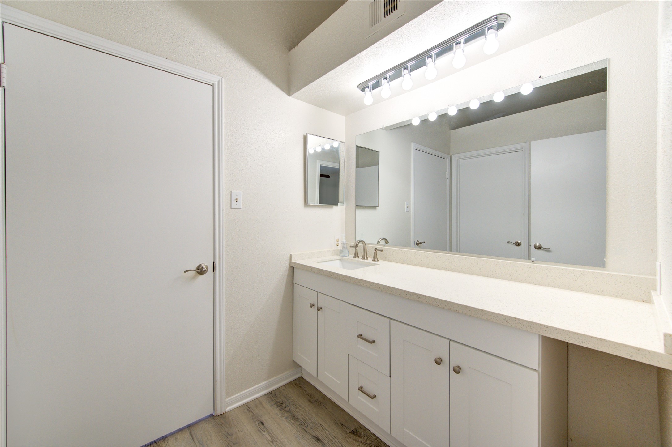 2121 El Paseo Street 1506 , Houston, TX, 77054 | 8416500 | Realty Texas LLC