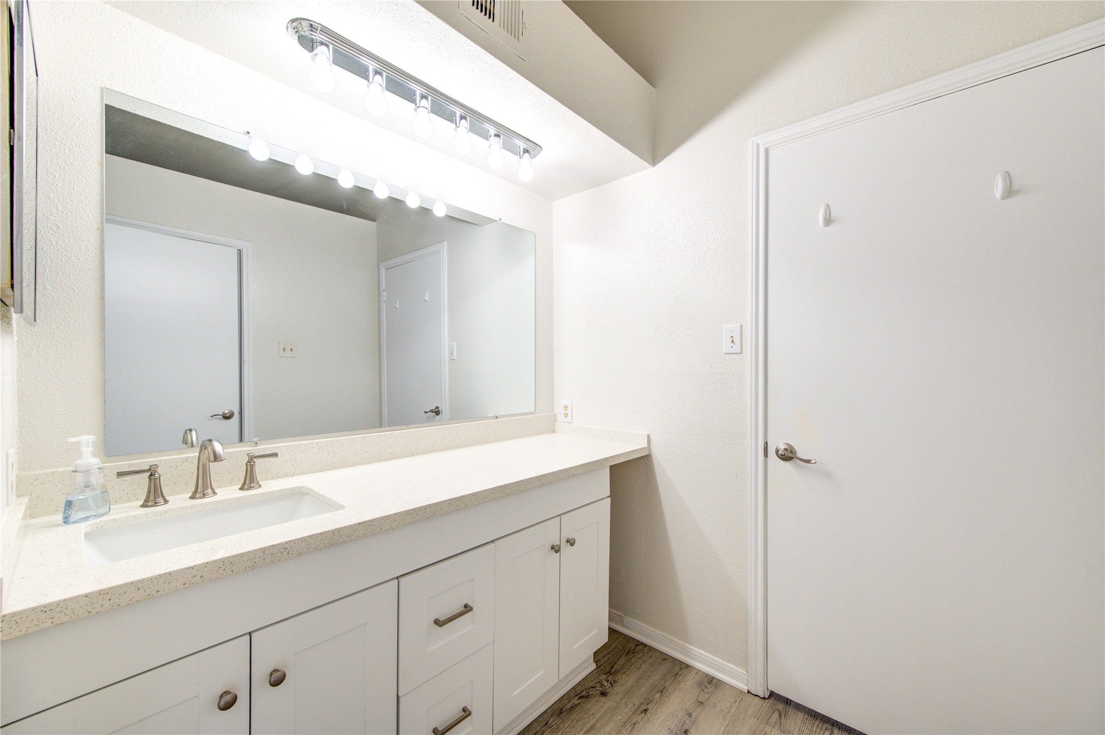 2121 El Paseo Street 1506 , Houston, TX, 77054 | 8416500 | Realty Texas LLC