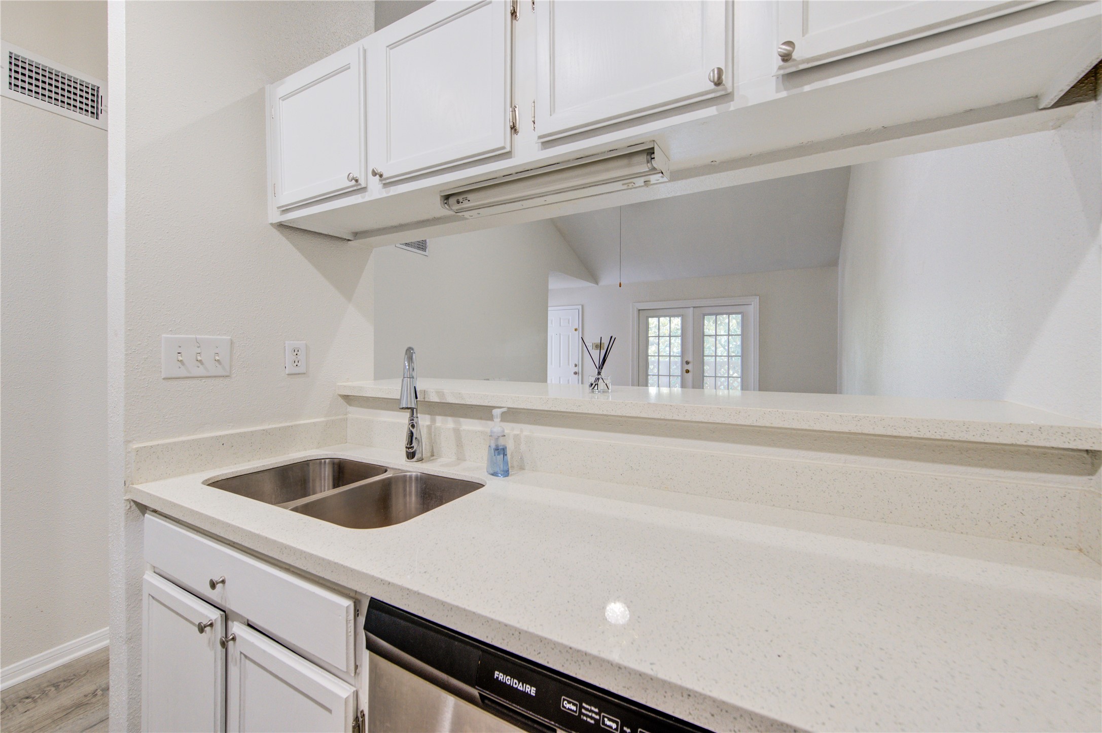 2121 El Paseo Street 1506 , Houston, TX, 77054 | 8416500 | Realty Texas LLC