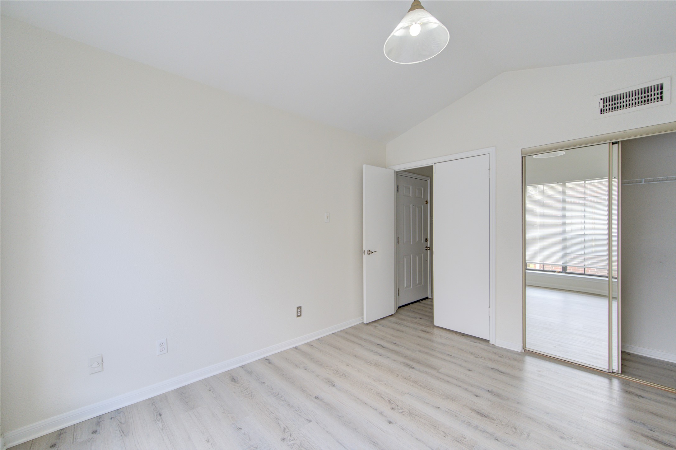 2121 El Paseo Street 1506 , Houston, TX, 77054 | 8416500 | Realty Texas LLC