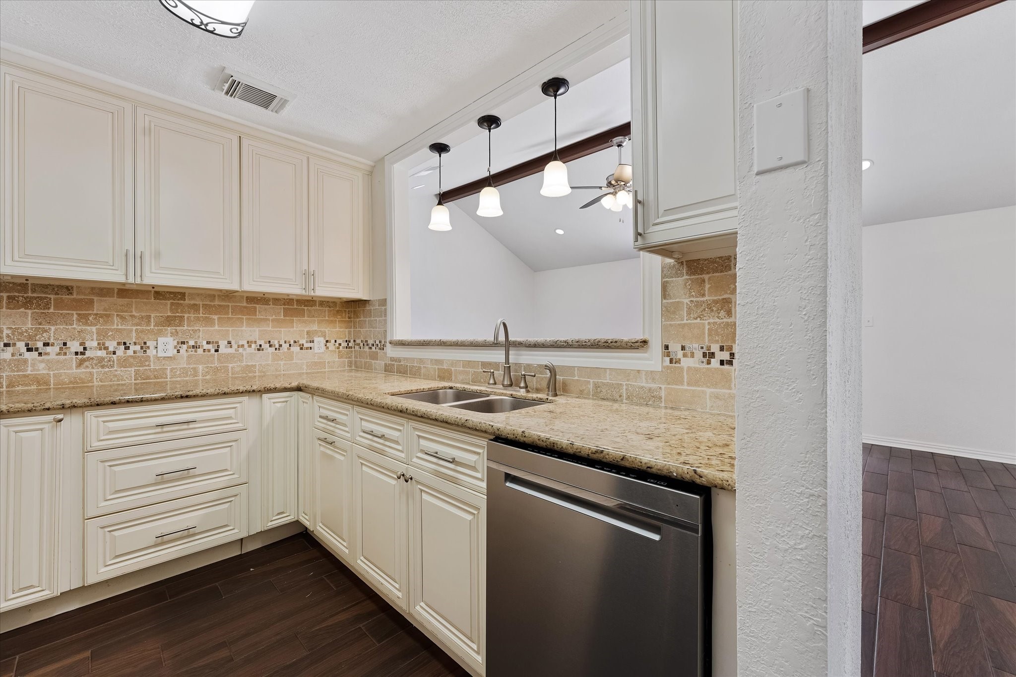 2510 Leichester Drive , Spring, TX, 77386 | 81955430 | Realty Texas LLC