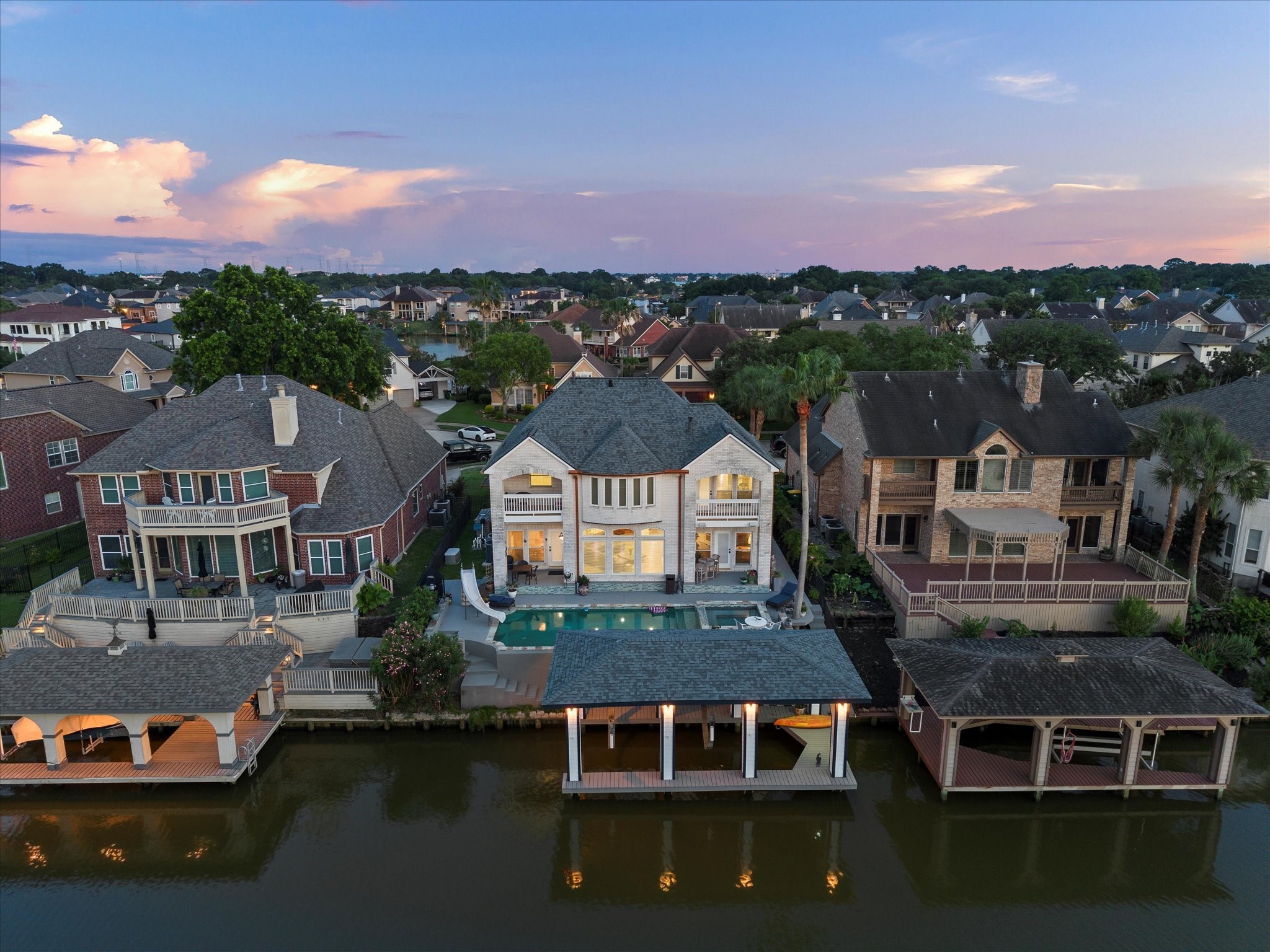 2518 Du Lac Trace , Seabrook, TX, 77586 | 20484536 | Realty Texas LLC
