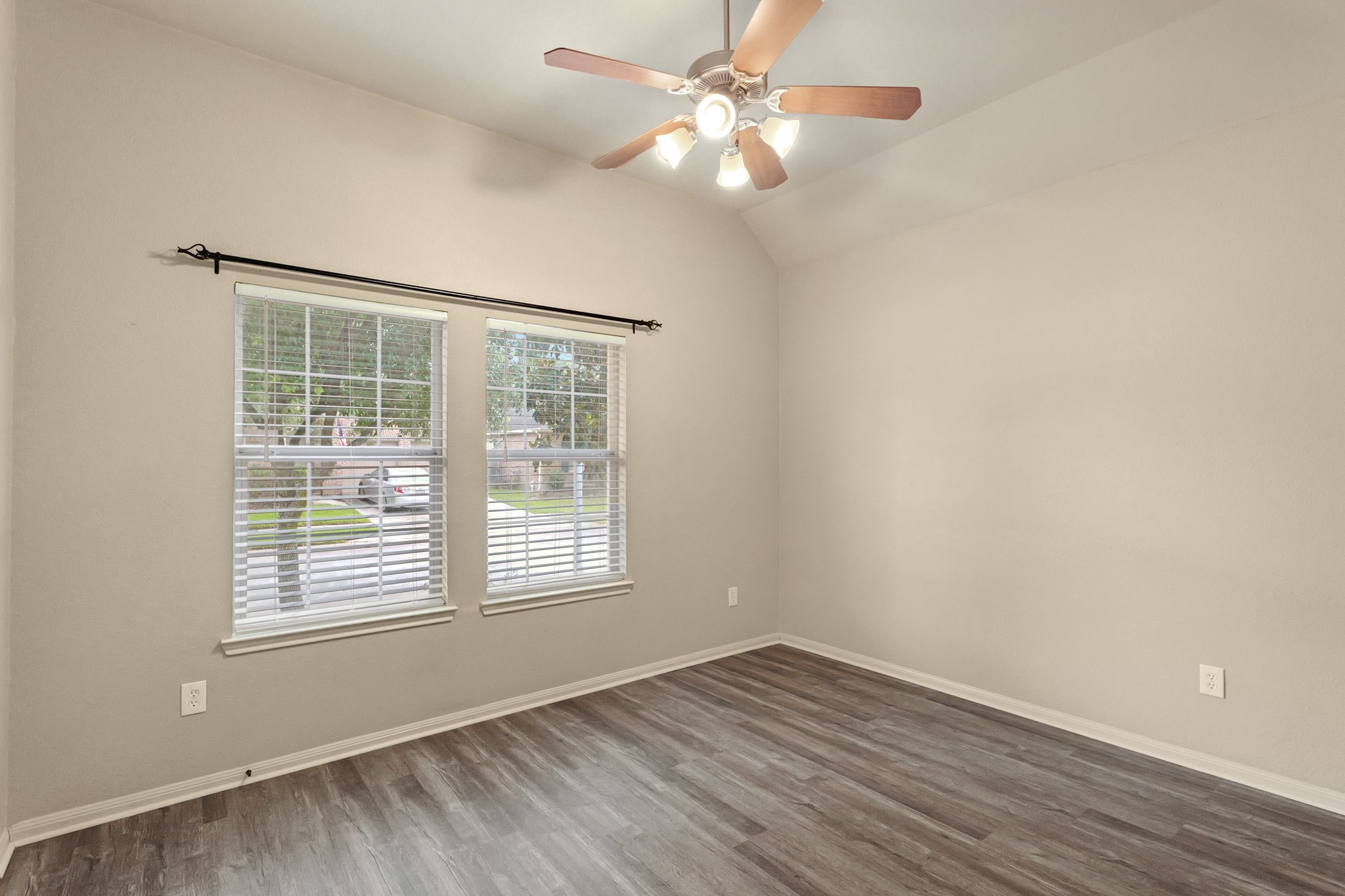 12906 Leafy Shores Drive , Houston, TX, 77044 | 95605117 | Realty Texas LLC