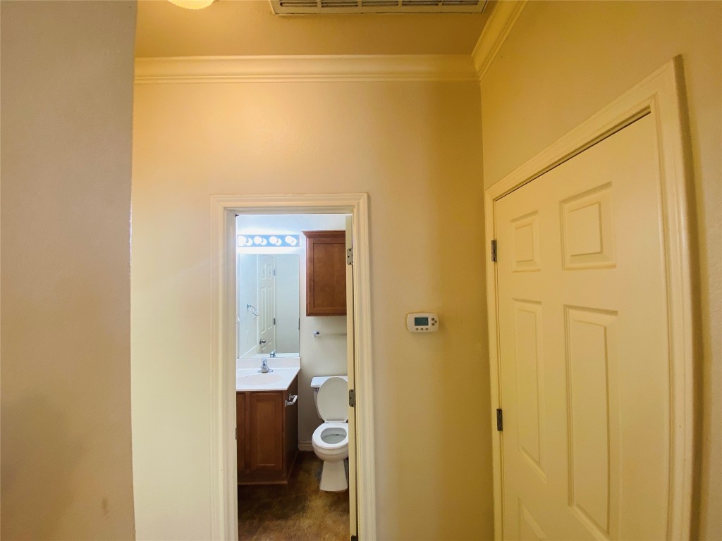 504 W North Loop Boulevard B , Austin, TX, 78751 | 6410948 | Realty Texas LLC