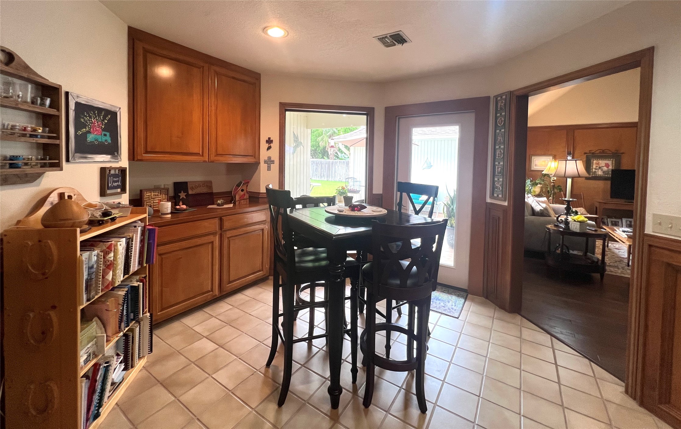 1210 Quail Hollow Drive , El Campo, TX, 77437 | 4880545 | Realty Texas LLC