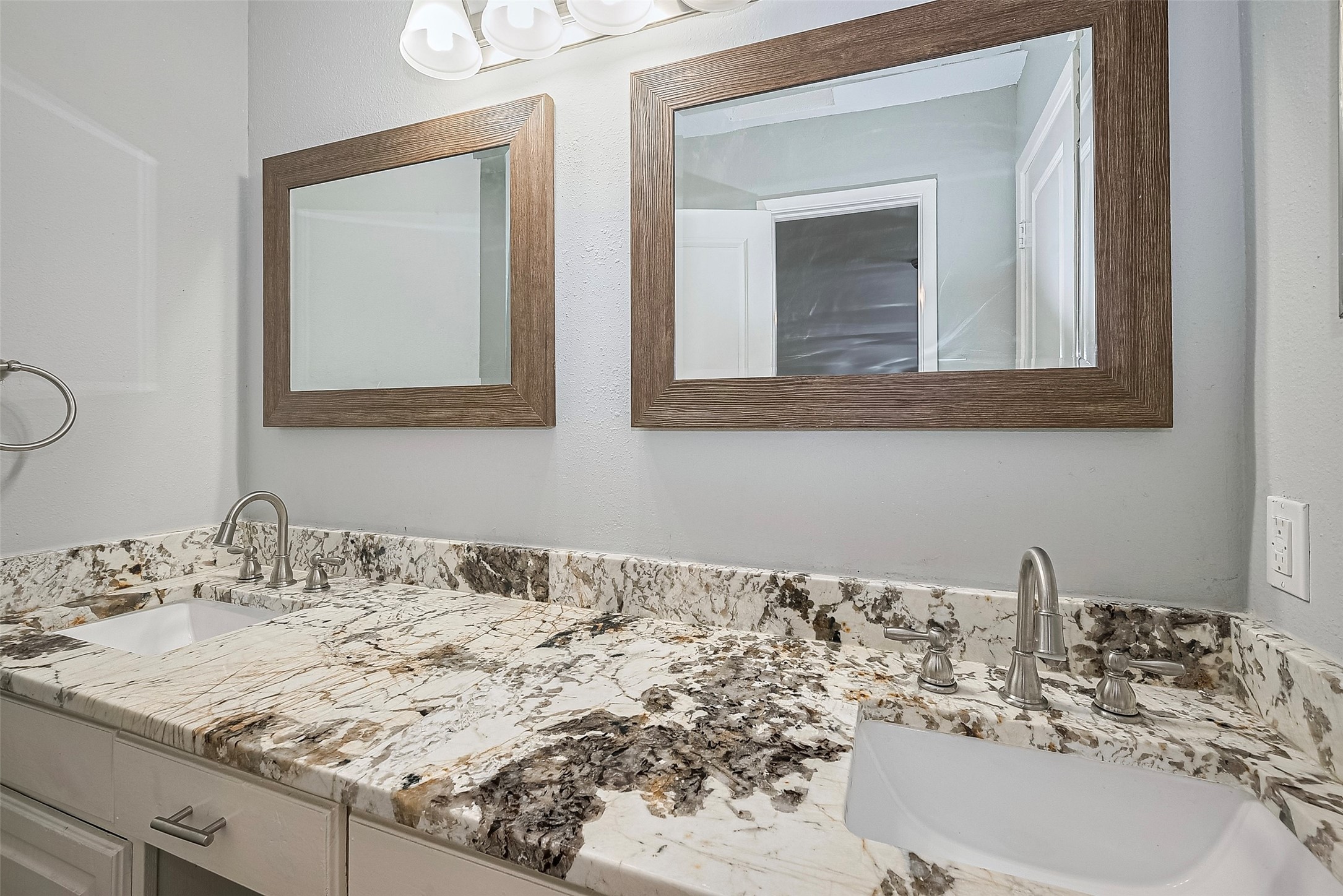 2023 Wilcrest Drive , Houston, TX, 77042 | 14919714 | Realty Texas LLC
