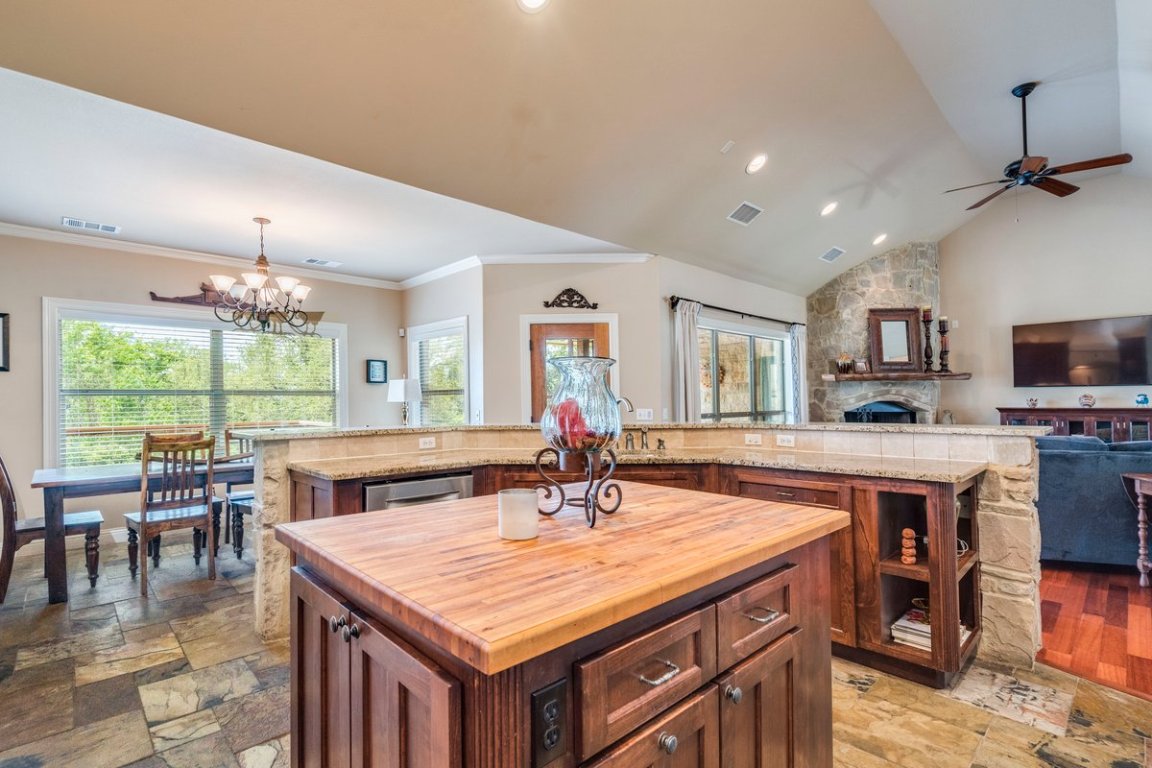 421 Huck Finn Trail , Dripping Springs, TX, 78620 | 8210777 | Realty Texas LLC