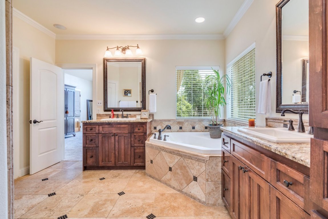 421 Huck Finn Trail , Dripping Springs, TX, 78620 | 8210777 | Realty Texas LLC