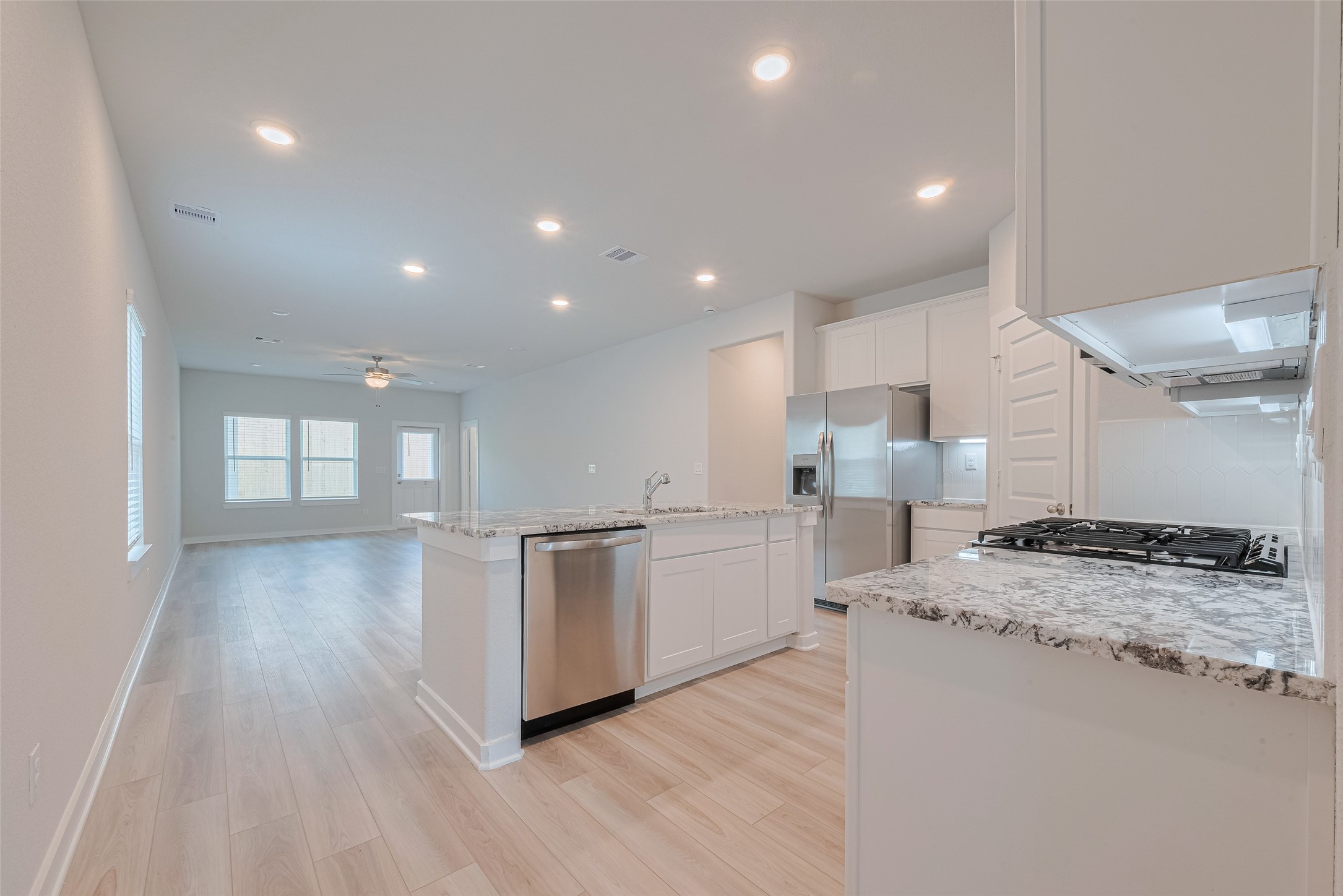 8438 Sweet Cherry Lane , Magnolia, TX, 77354 | 72236296 | Realty Texas LLC