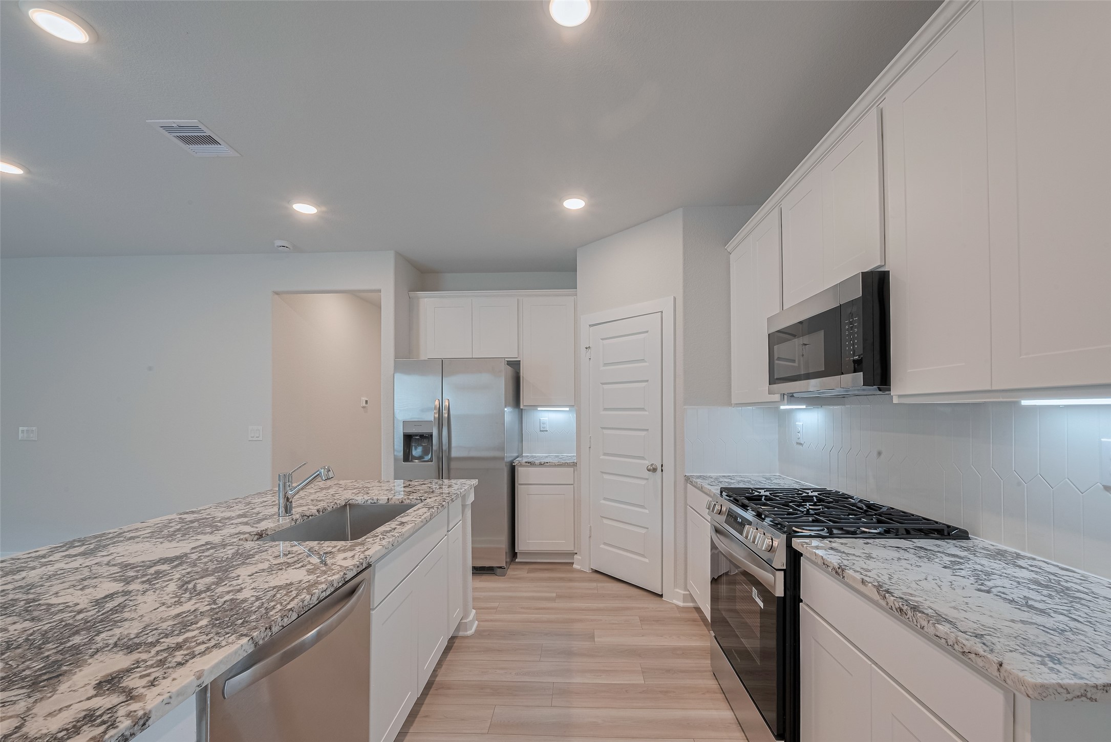 8438 Sweet Cherry Lane , Magnolia, TX, 77354 | 72236296 | Realty Texas LLC