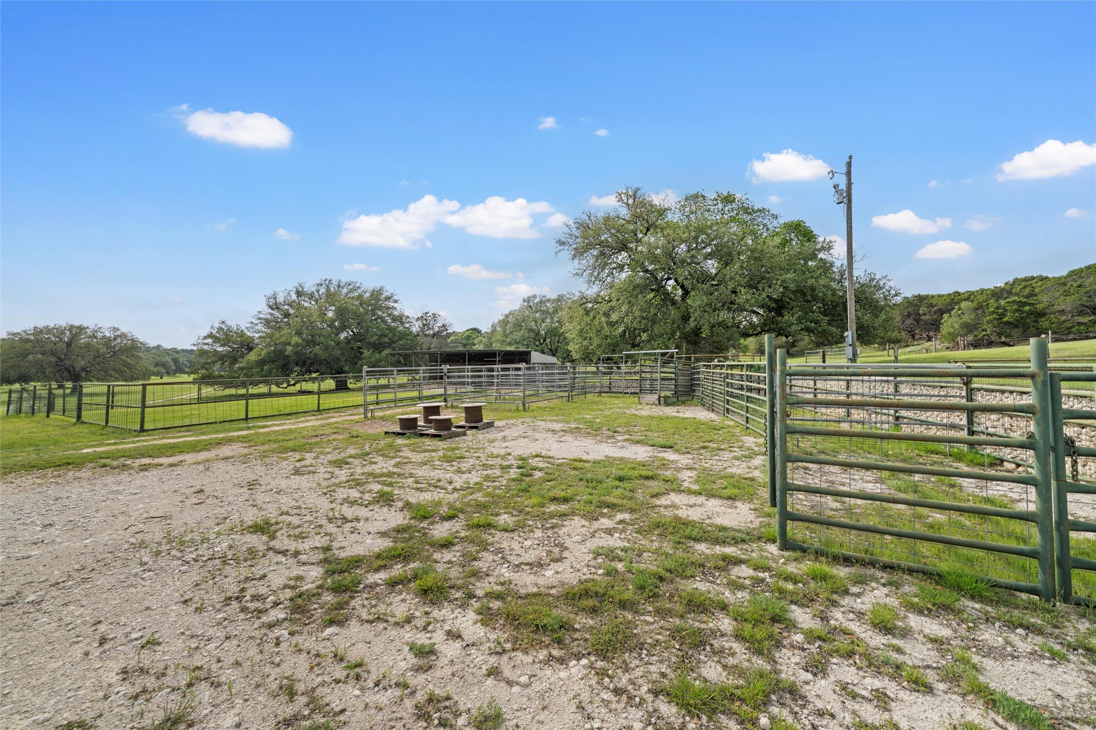 614 County Road 4165 , Cranfills Gap, TX, 76637 | 20947825 | Realty Texas LLC