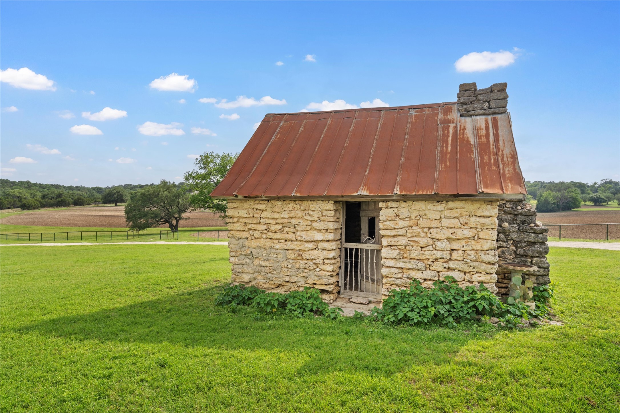 614 County Road 4165 , Cranfills Gap, TX, 76637 | 20947825 | Realty Texas LLC