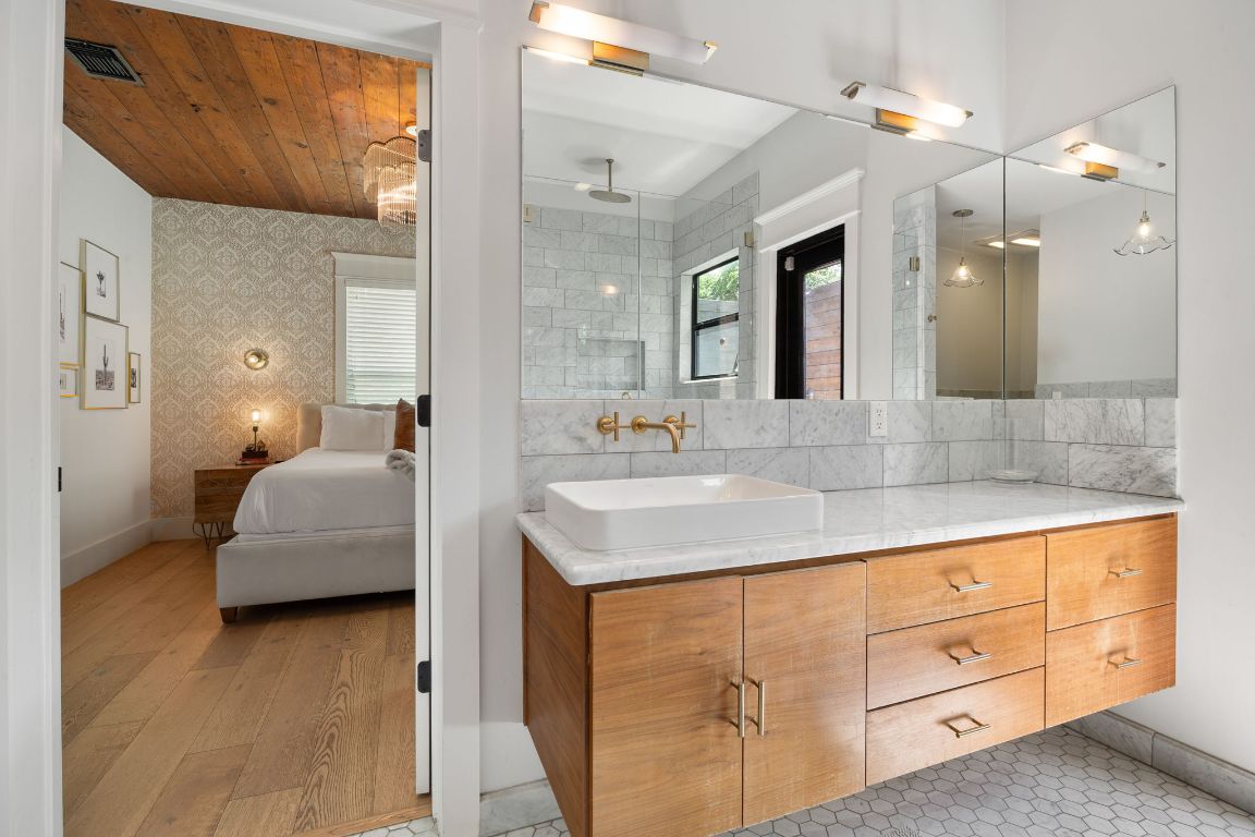 1307 E 2nd Street , Austin, TX, 78702 | 9050707 | Realty Texas LLC