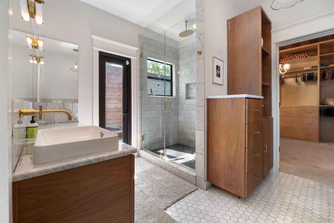 1307 E 2nd Street , Austin, TX, 78702 | 9050707 | Realty Texas LLC