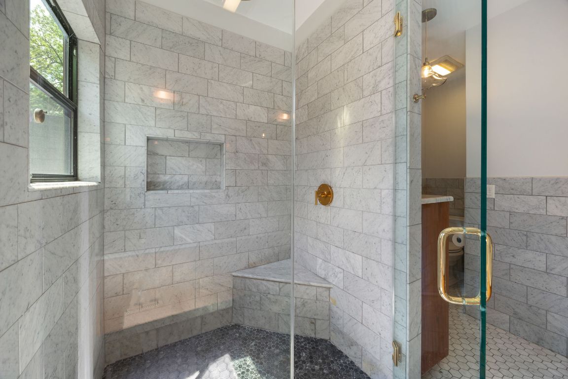 1307 E 2nd Street , Austin, TX, 78702 | 9050707 | Realty Texas LLC