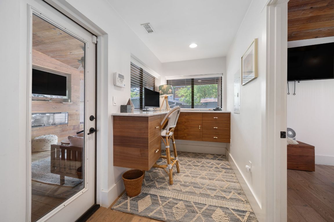 1307 E 2nd Street , Austin, TX, 78702 | 9050707 | Realty Texas LLC