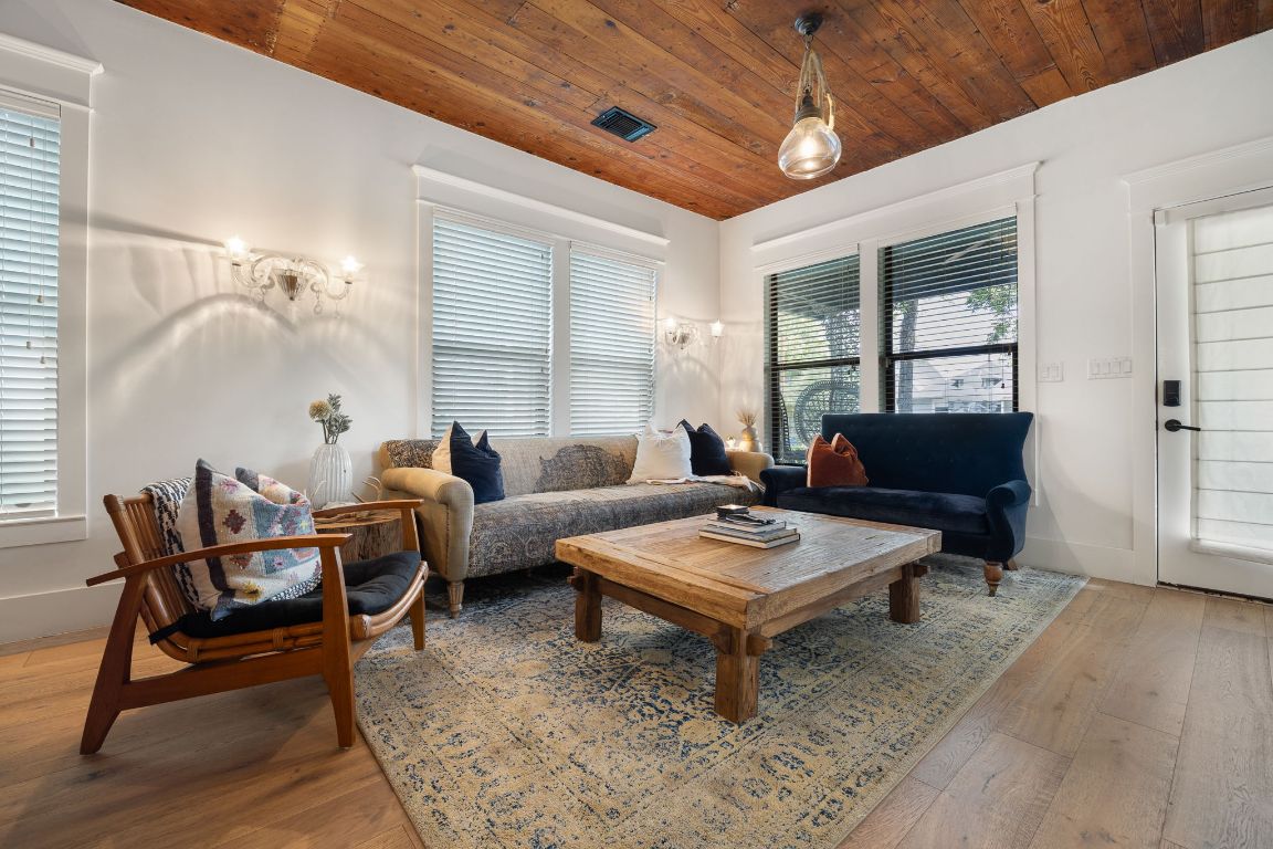 1307 E 2nd Street , Austin, TX, 78702 | 9050707 | Realty Texas LLC