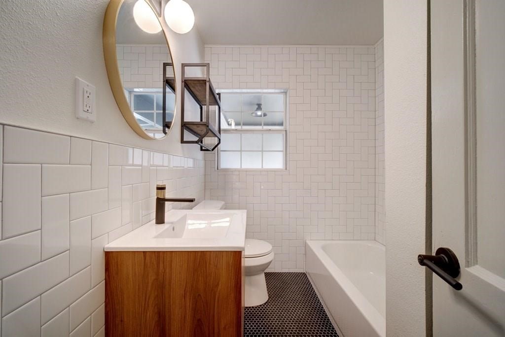 1714 Canterbury Street , Austin, TX, 78702 | 3737780 | Realty Texas LLC