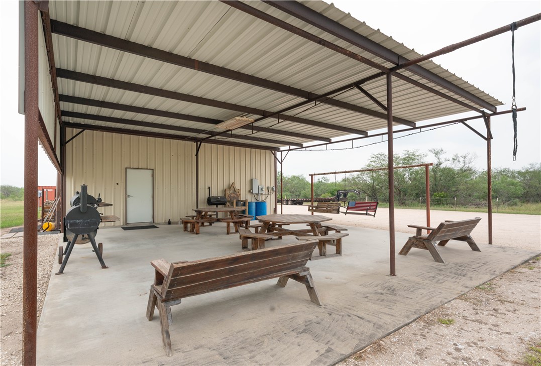 227 S Hollow Tree, Alice, TX, 78332 | 459687 | Realty Texas LLC