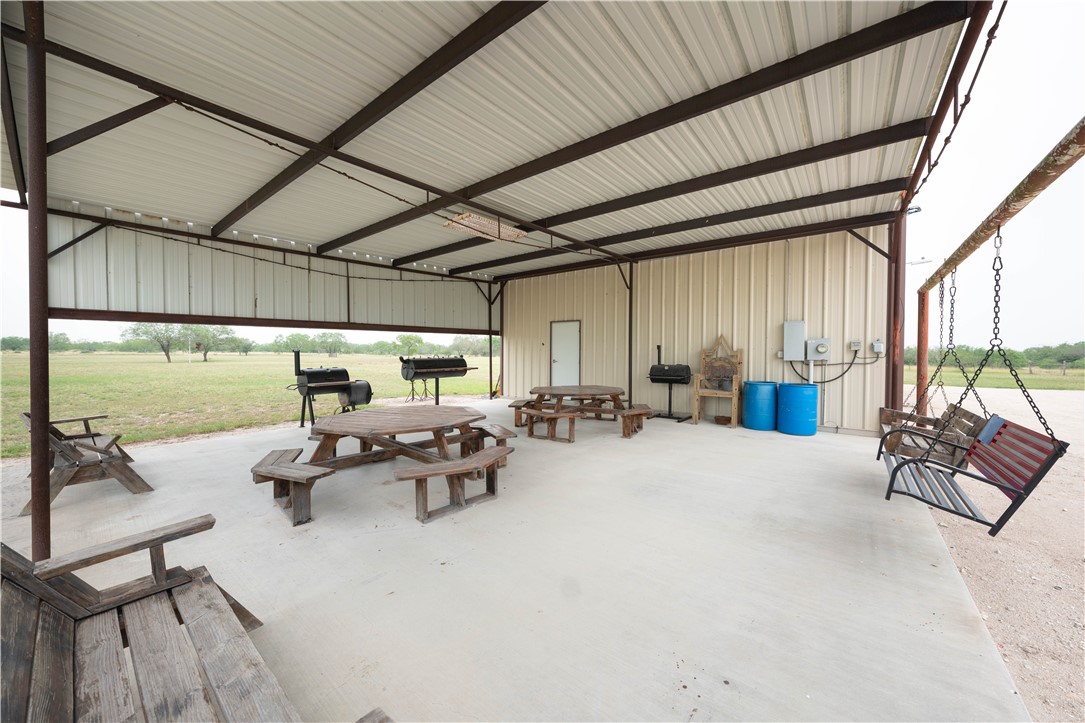 227 S Hollow Tree, Alice, TX, 78332 | 459687 | Realty Texas LLC