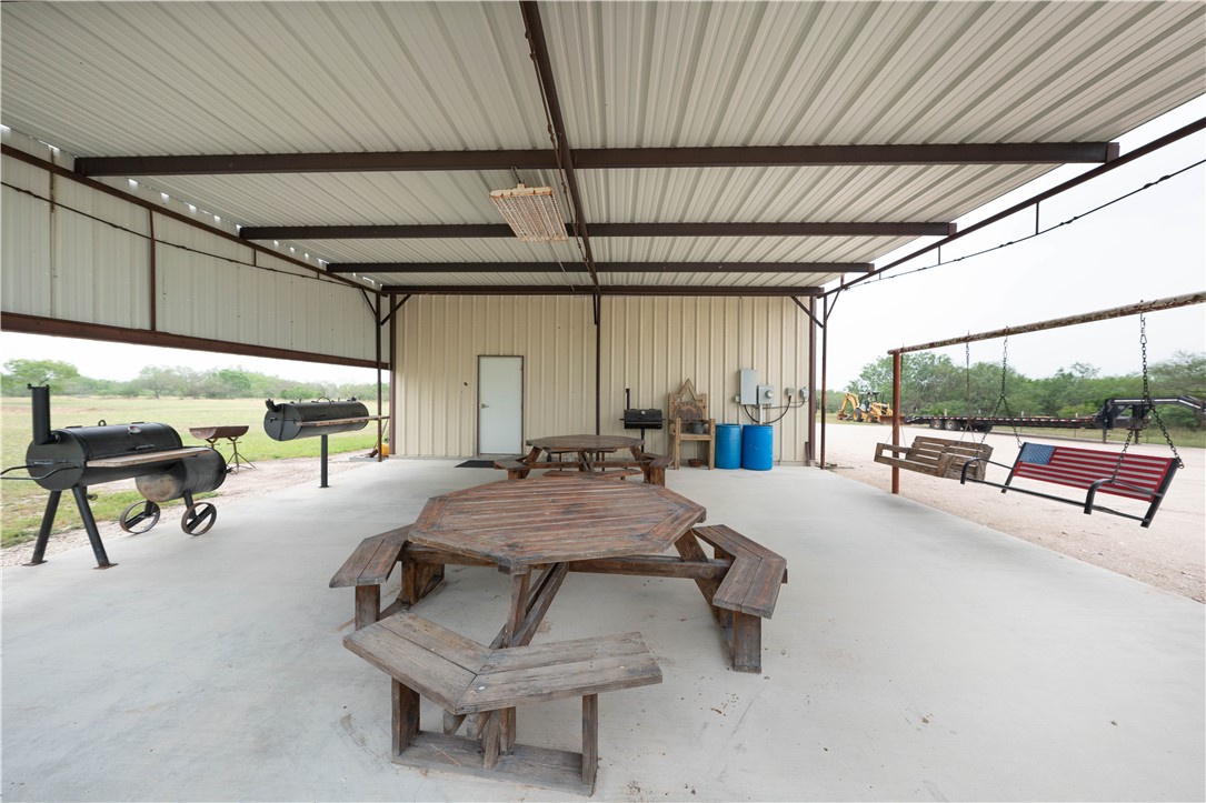 227 S Hollow Tree, Alice, TX, 78332 | 459687 | Realty Texas LLC