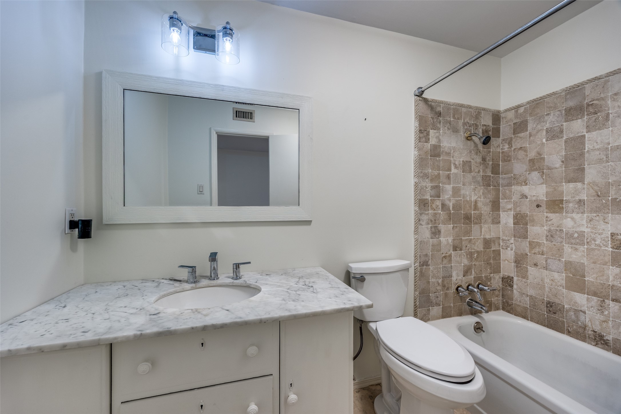 3906 High Summit Drive , Dallas, TX, 75244 | 20943635 | Realty Texas LLC