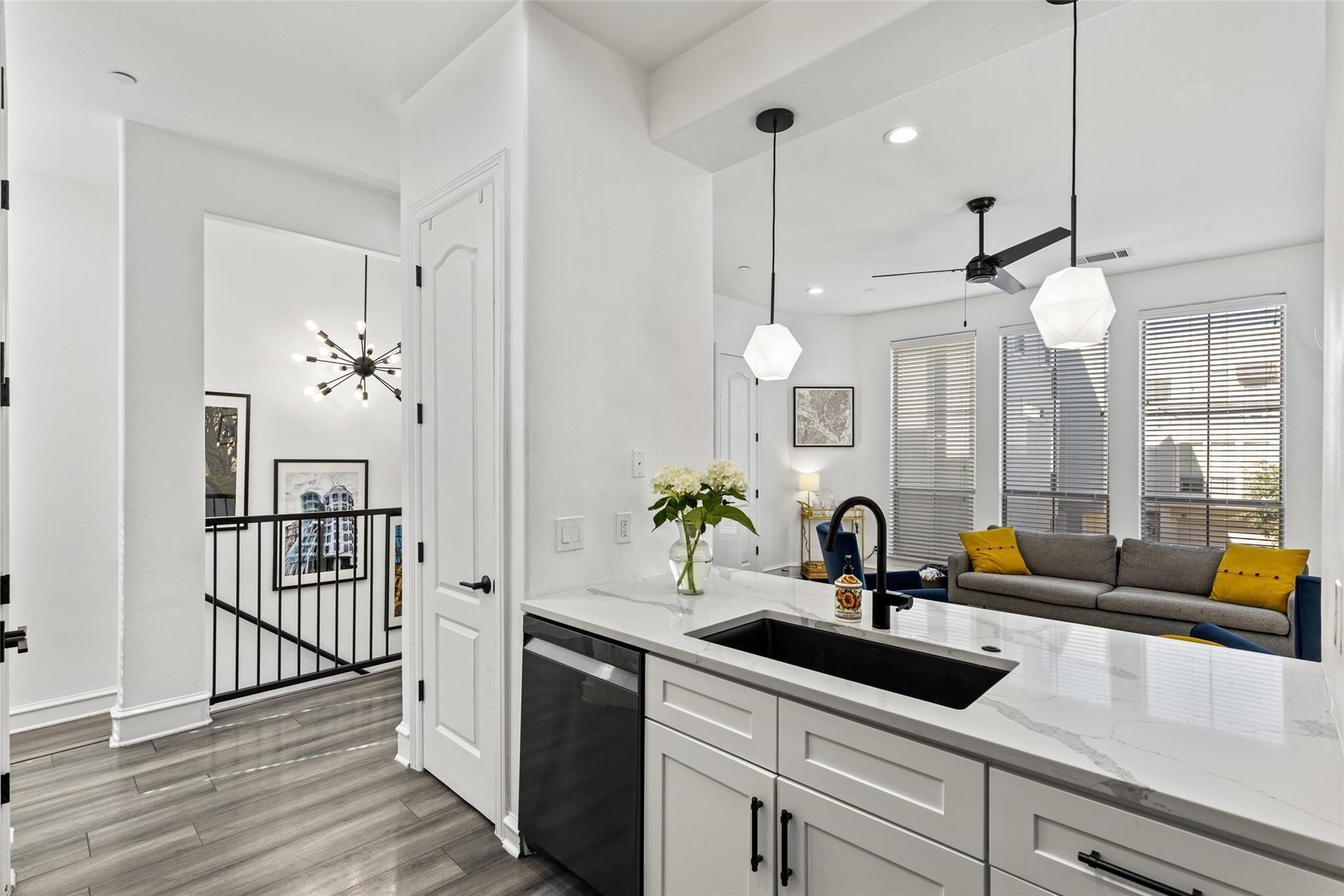 2100 N Fitzhugh Avenue D , Dallas, TX, 75204 | 20948840 | Realty Texas LLC