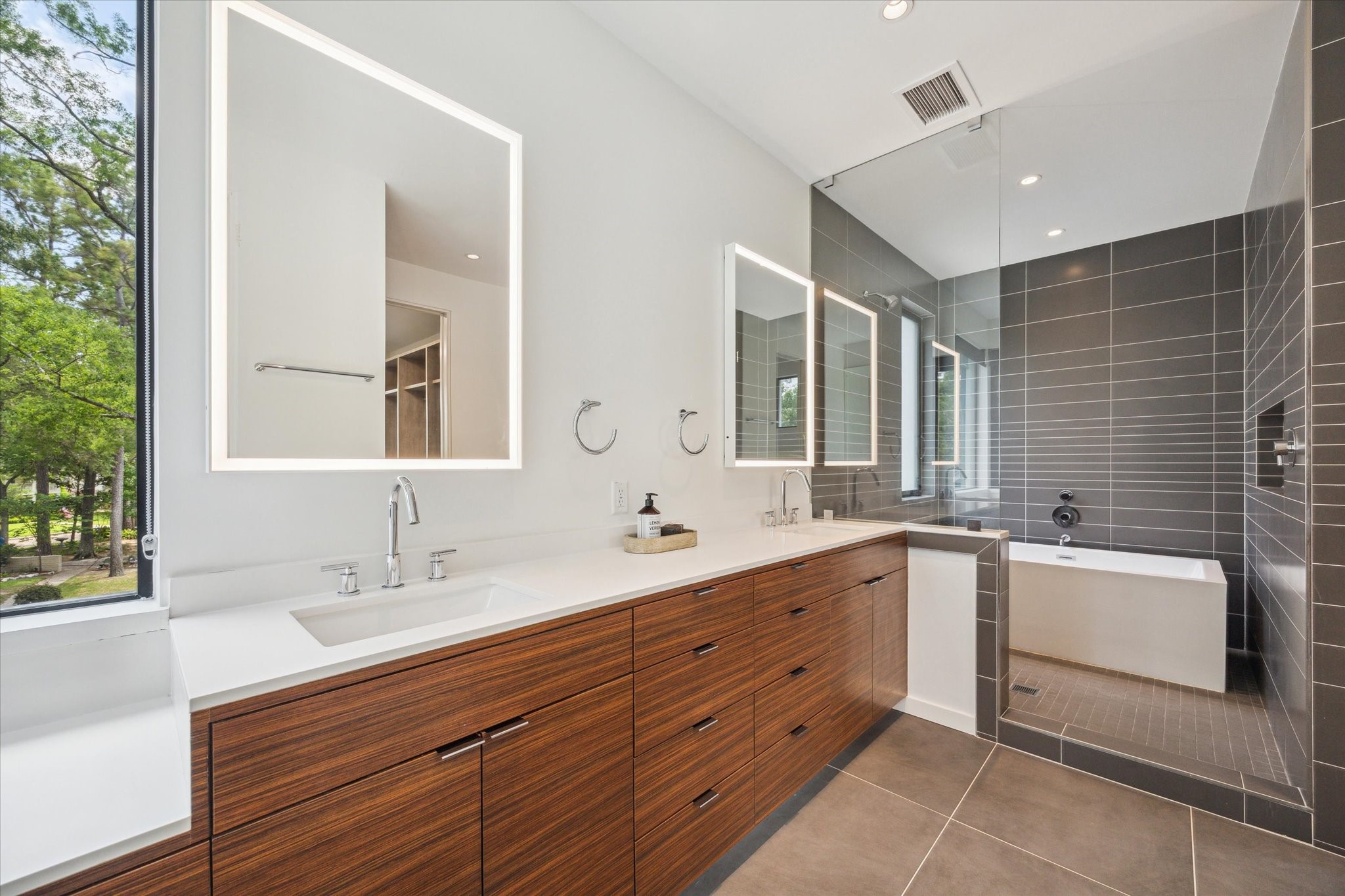 13150 Kimberley Lane , Houston, TX, 77079 | 61222463 | Realty Texas LLC