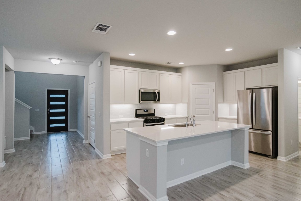 100 Flat Creek Drive , Georgetown, TX, 78633 | 3337100 | Realty Texas LLC